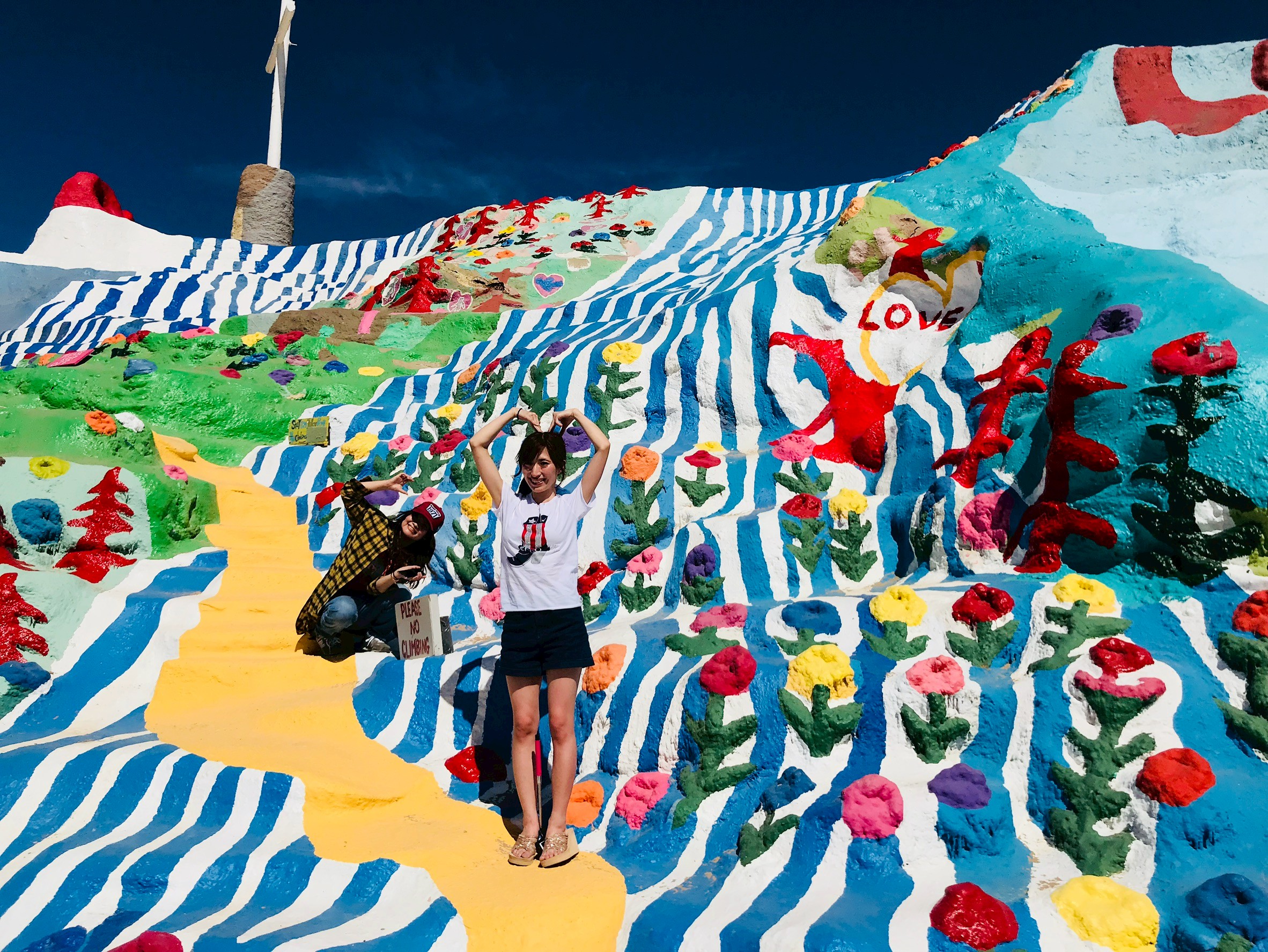 Salvation Mountain & Slab City | Private Tour from Los Angeles with a Guide - photo 2
