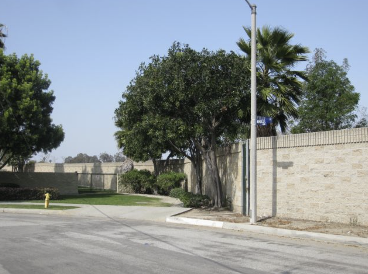 The Carpenters Tour in Los Angeles | Key Locations & Memorial Sites - photo 2
