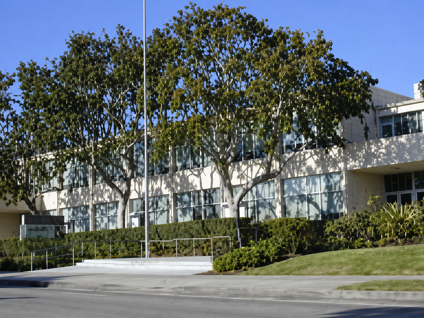 Michael Jackson Tour in Los Angeles | Music Video Locations & Murals - sub photo 47