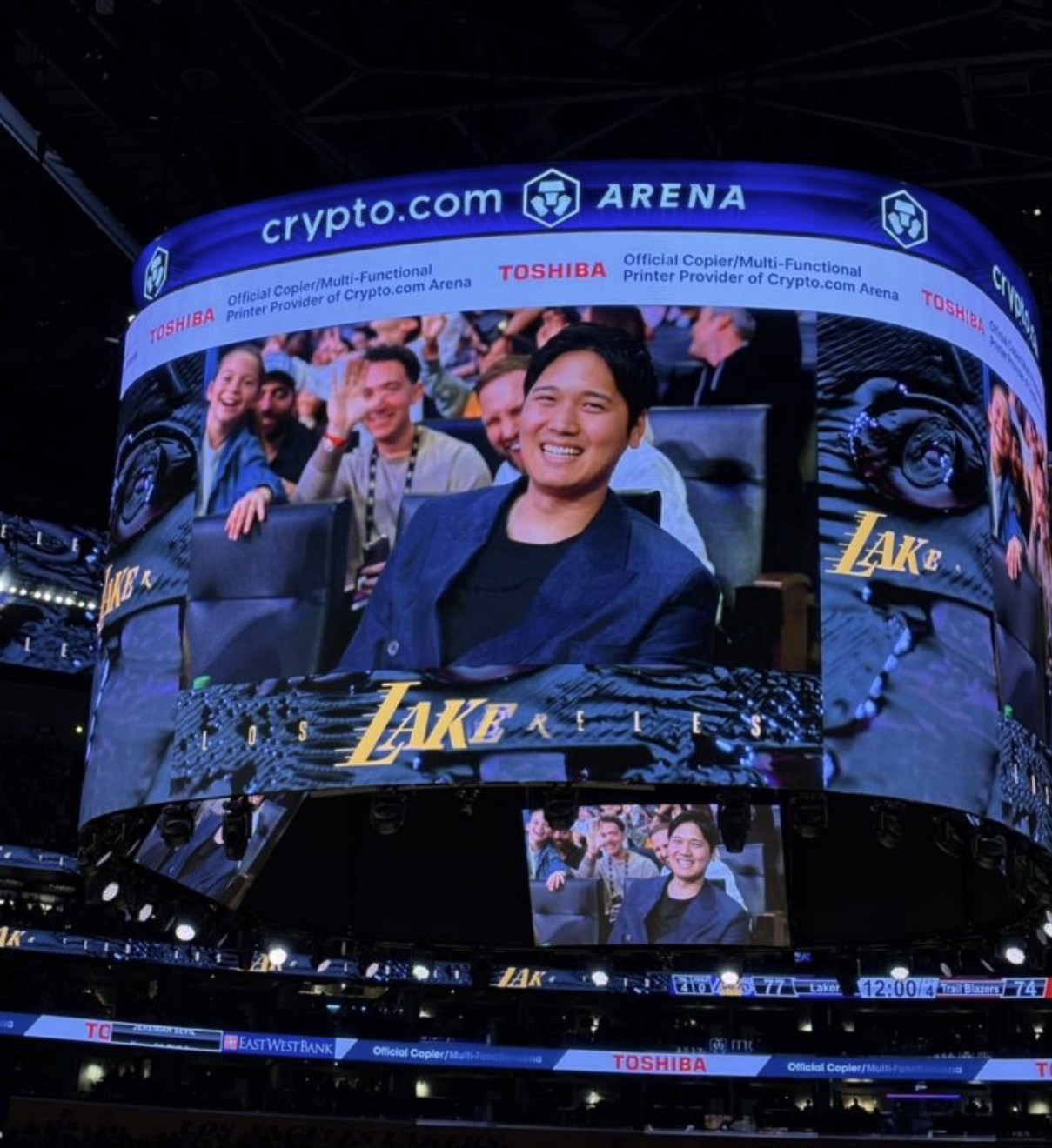 Los Angeles Lakers Tickets & Game Night Tour (Crypto.com Arena) - sub photo 7