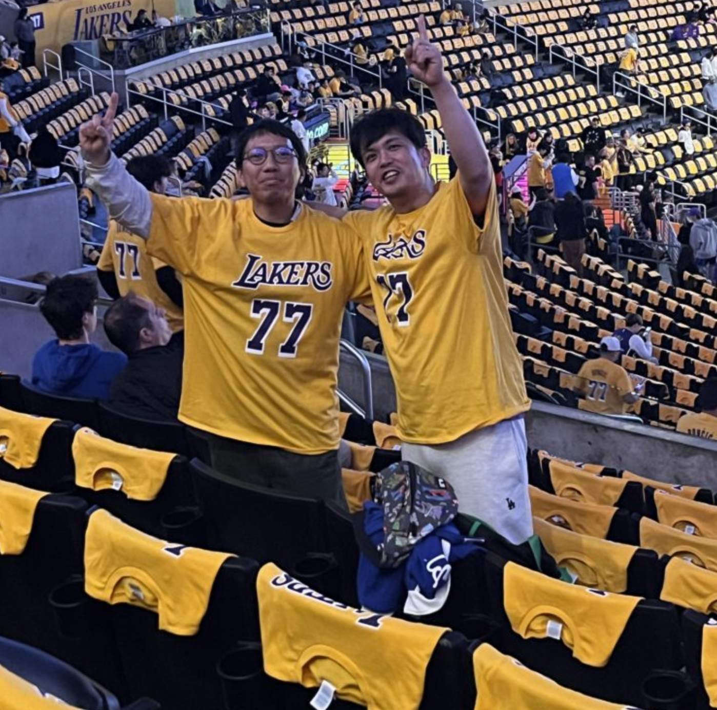 Los Angeles Lakers Tickets & Game Night Tour (Crypto.com Arena) - photo 3