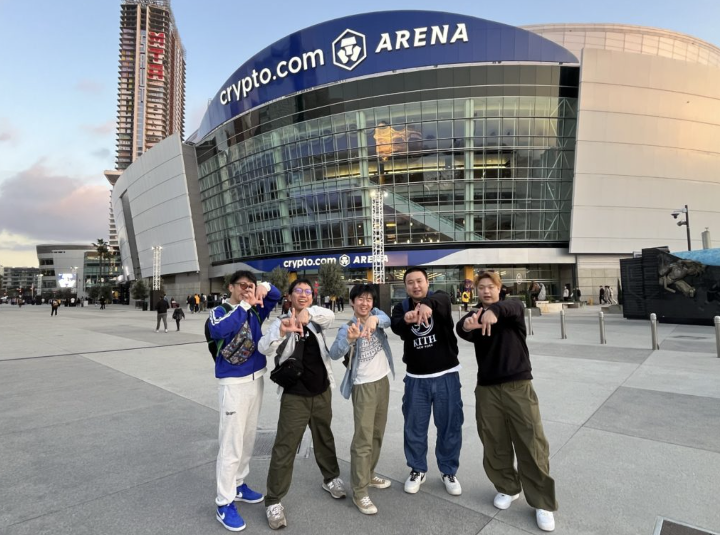 Los Angeles Lakers Tickets & Game Night Tour (Crypto.com Arena) - photo 4