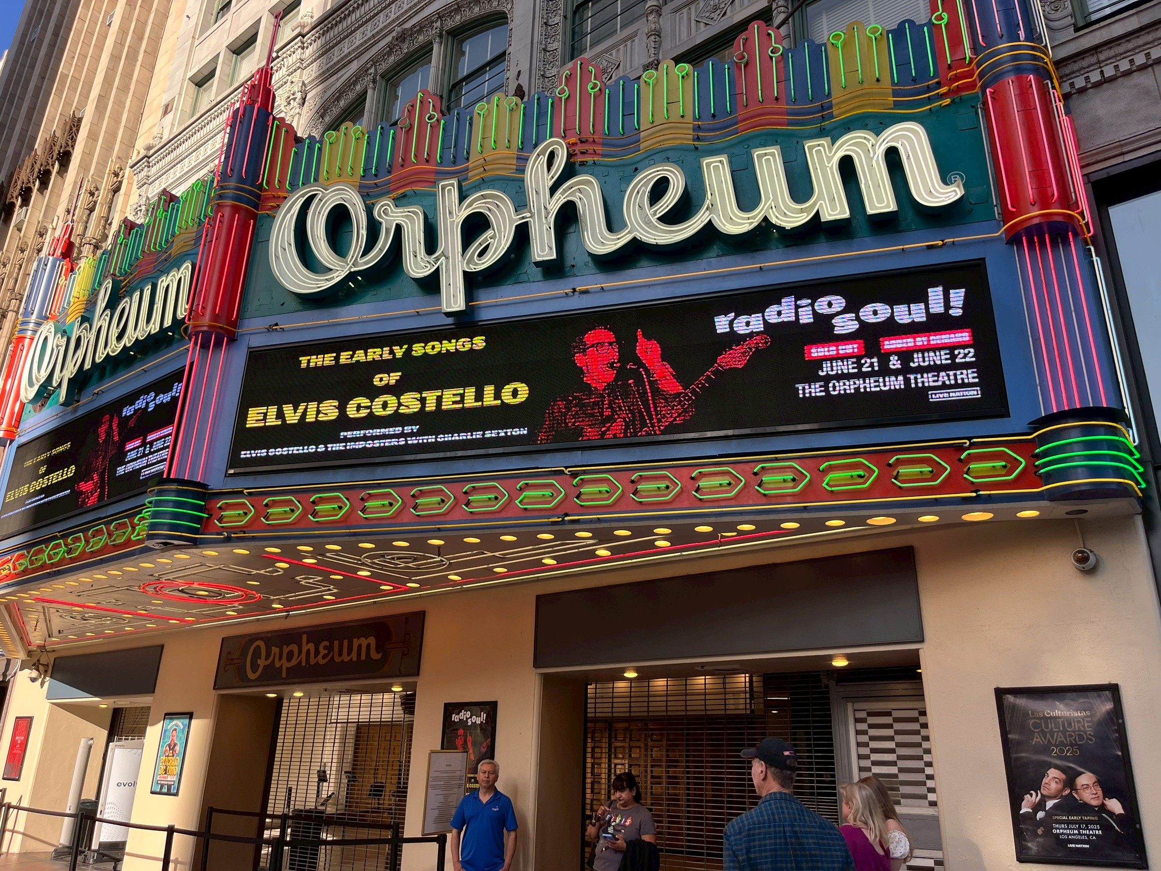 Michael Jackson Tour in Los Angeles | Music Video Locations & Murals - sub photo 31