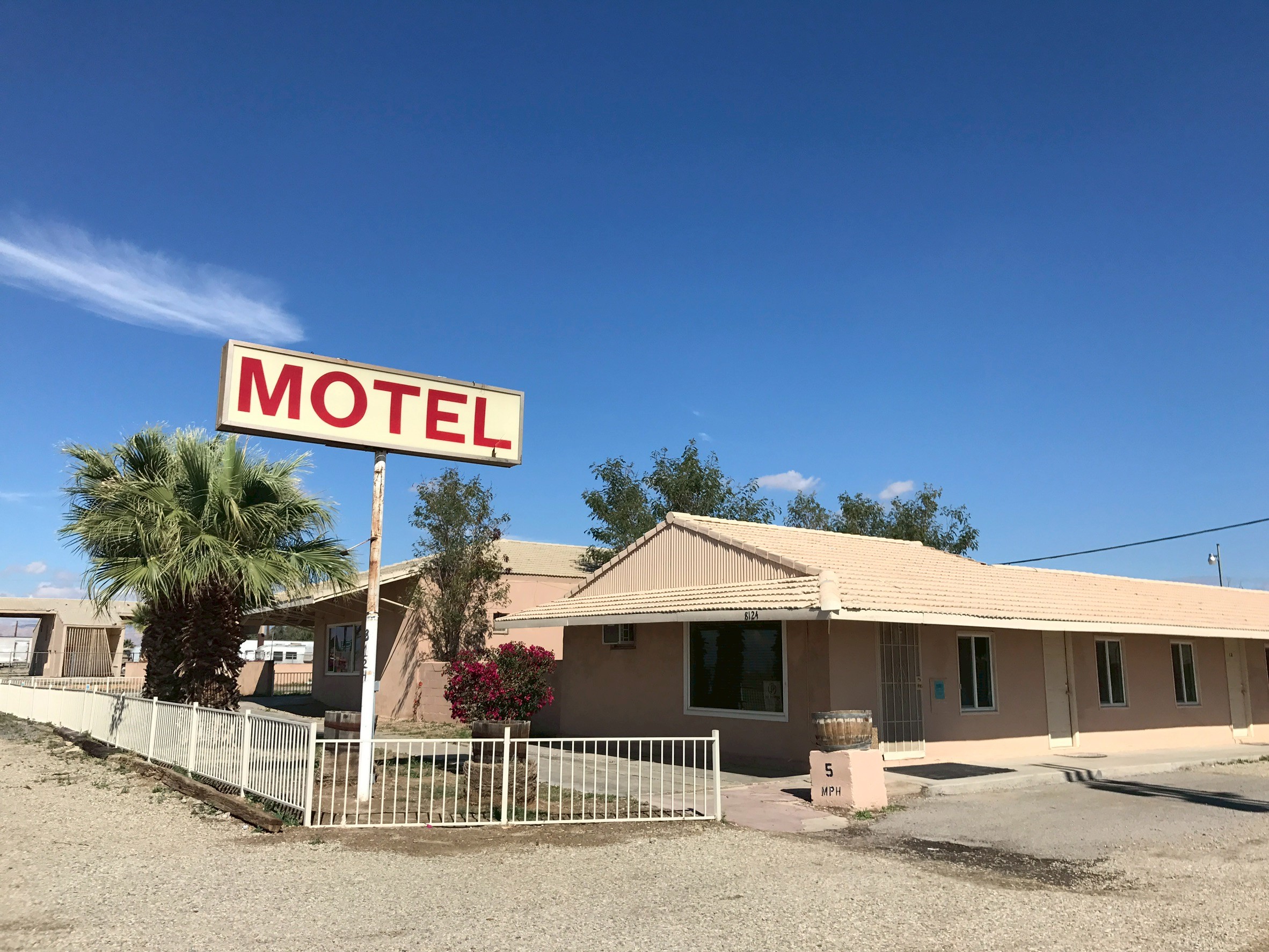Salvation Mountain & Slab City | Private Tour from Los Angeles with a Guide - sub photo 7